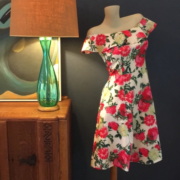 NWT Floral Off Shoulder Knee Length Pocket… - Picture 1 of 8